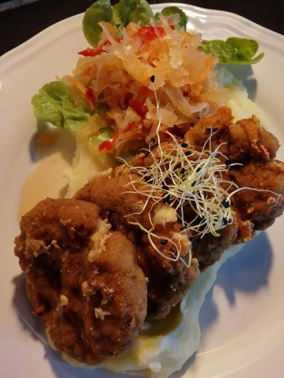 Penzion A Restauracia Hanisberg Krupina Ngoại thất bức ảnh
