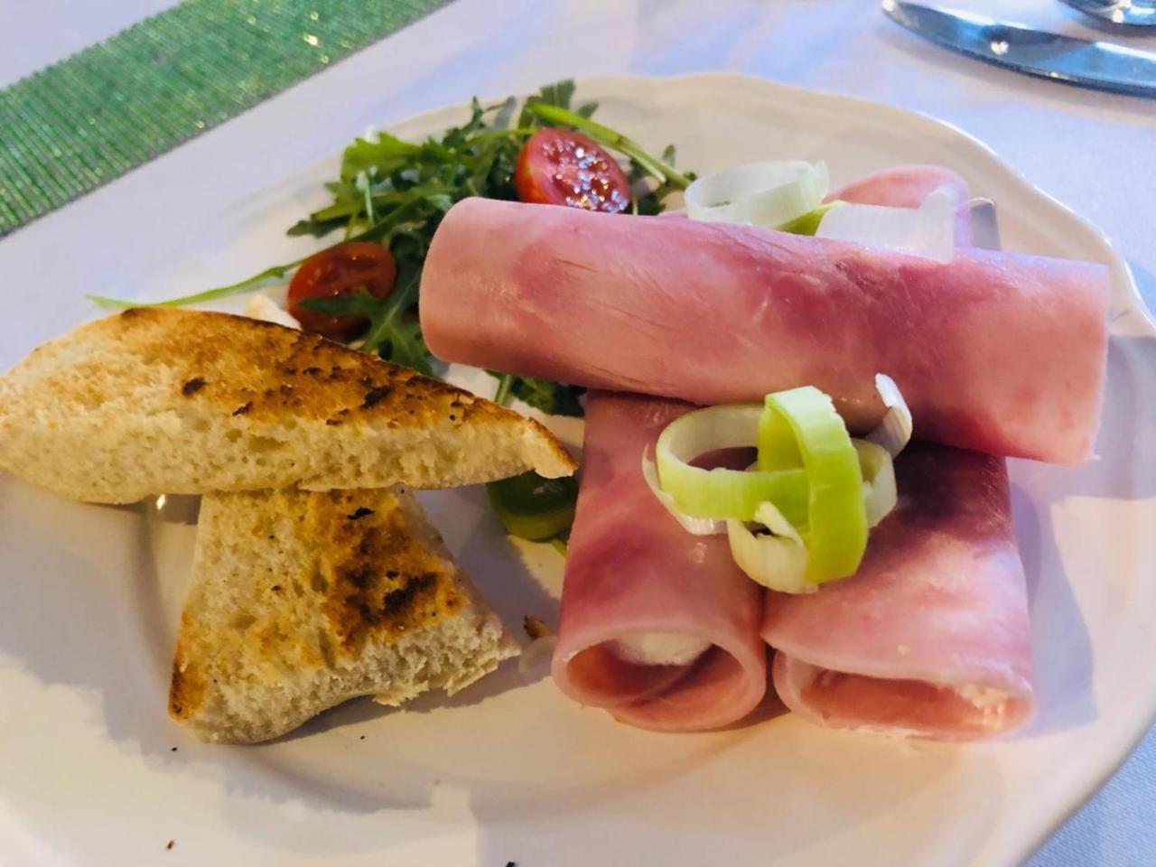 Penzion A Restauracia Hanisberg Krupina Ngoại thất bức ảnh